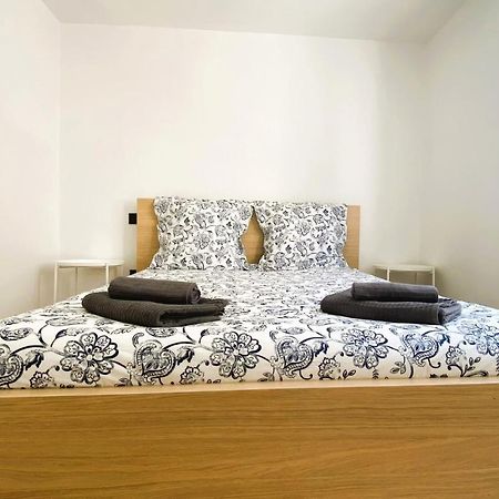 Marie Antoinette - Appartement 2 Chambres, Centre Ville, Terrasse, Moderne อองทีบส์ ภายนอก รูปภาพ